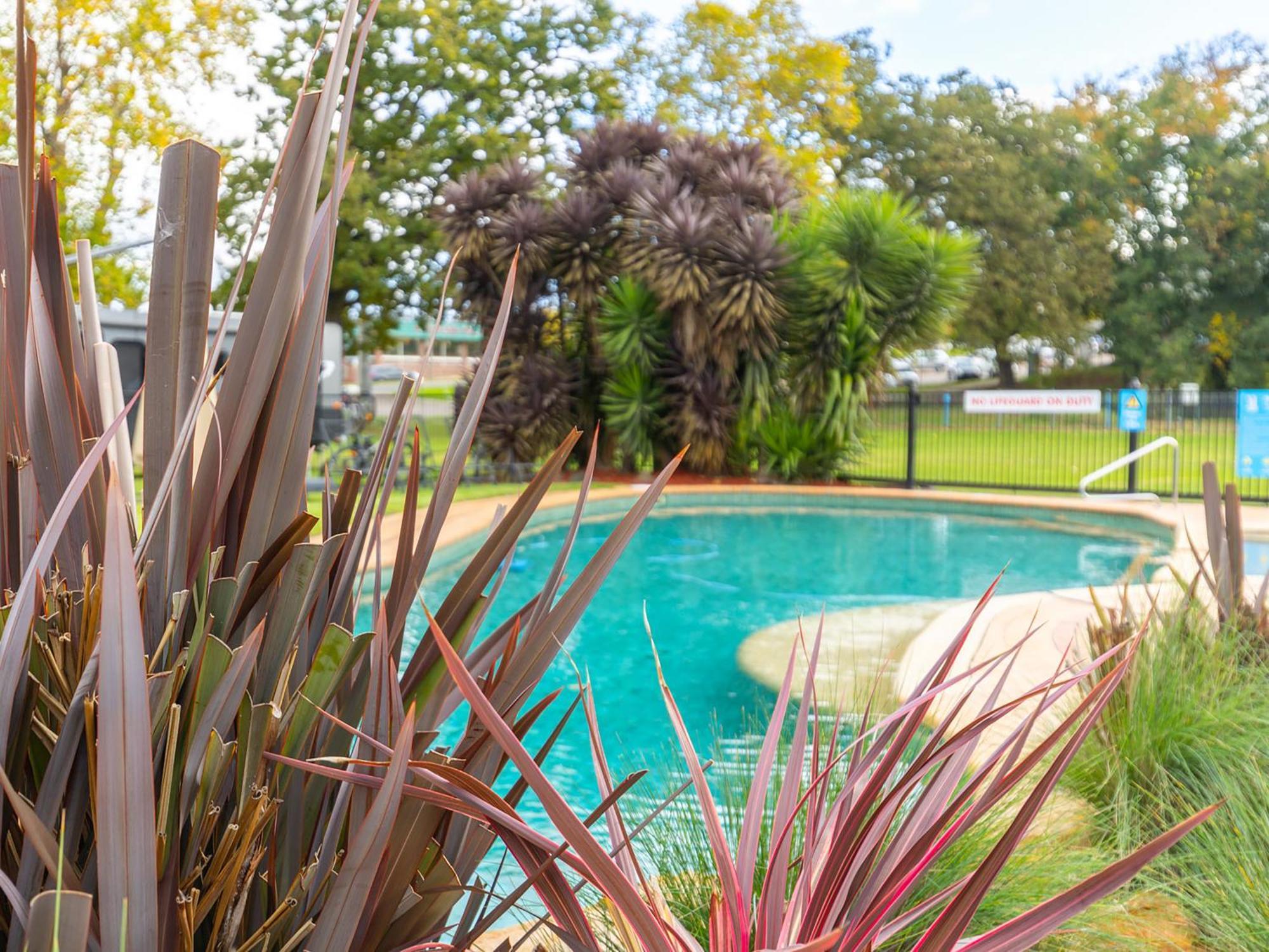 Nrma Bairnsdale Riverside Holiday Park Екстериор снимка