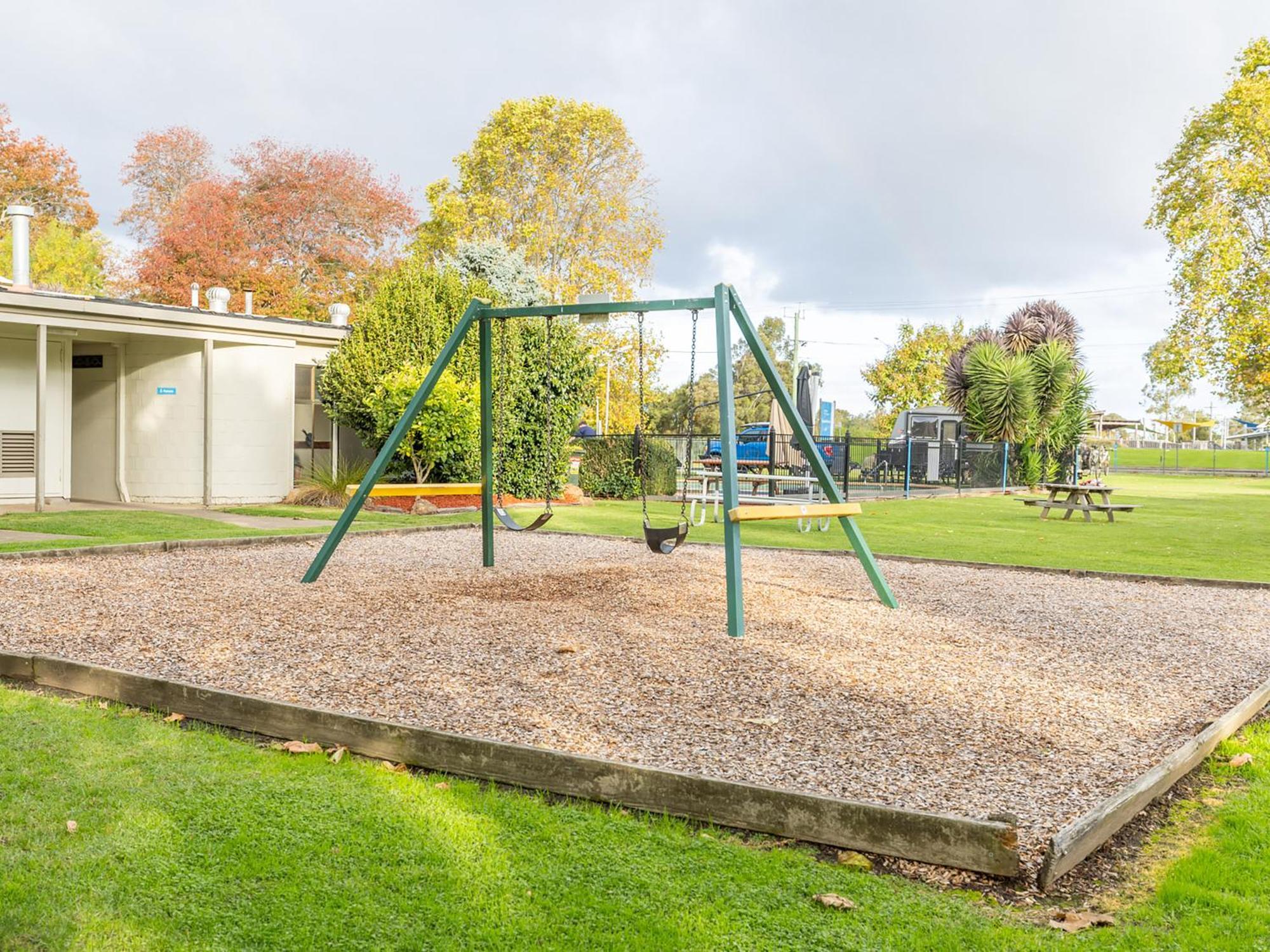Nrma Bairnsdale Riverside Holiday Park Екстериор снимка